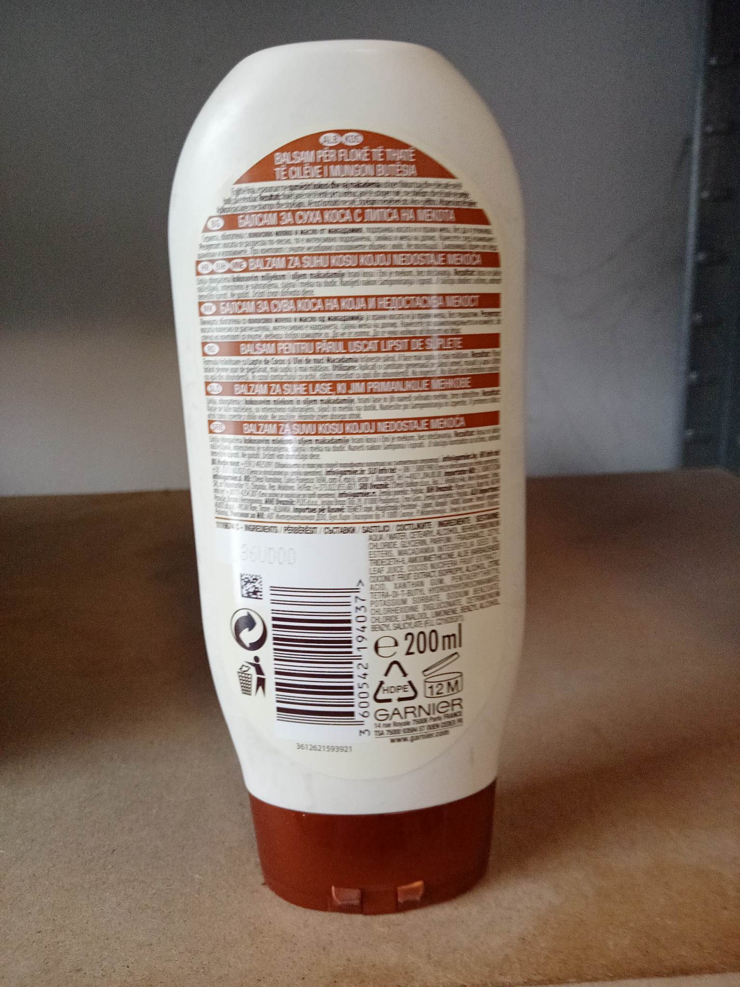 Балсам за суха коса с липса на мекота с кокосово и макадамево масло,200ml