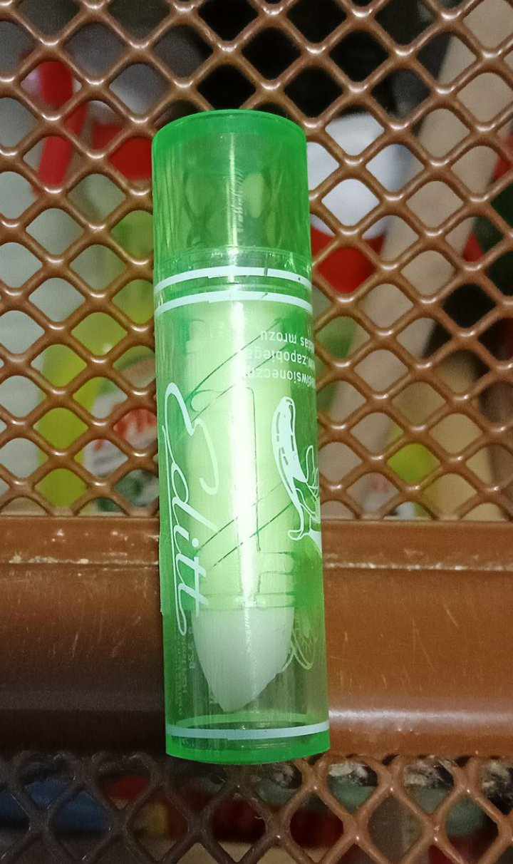 БАЛСАМ ЗА УСТНИ, СУХ