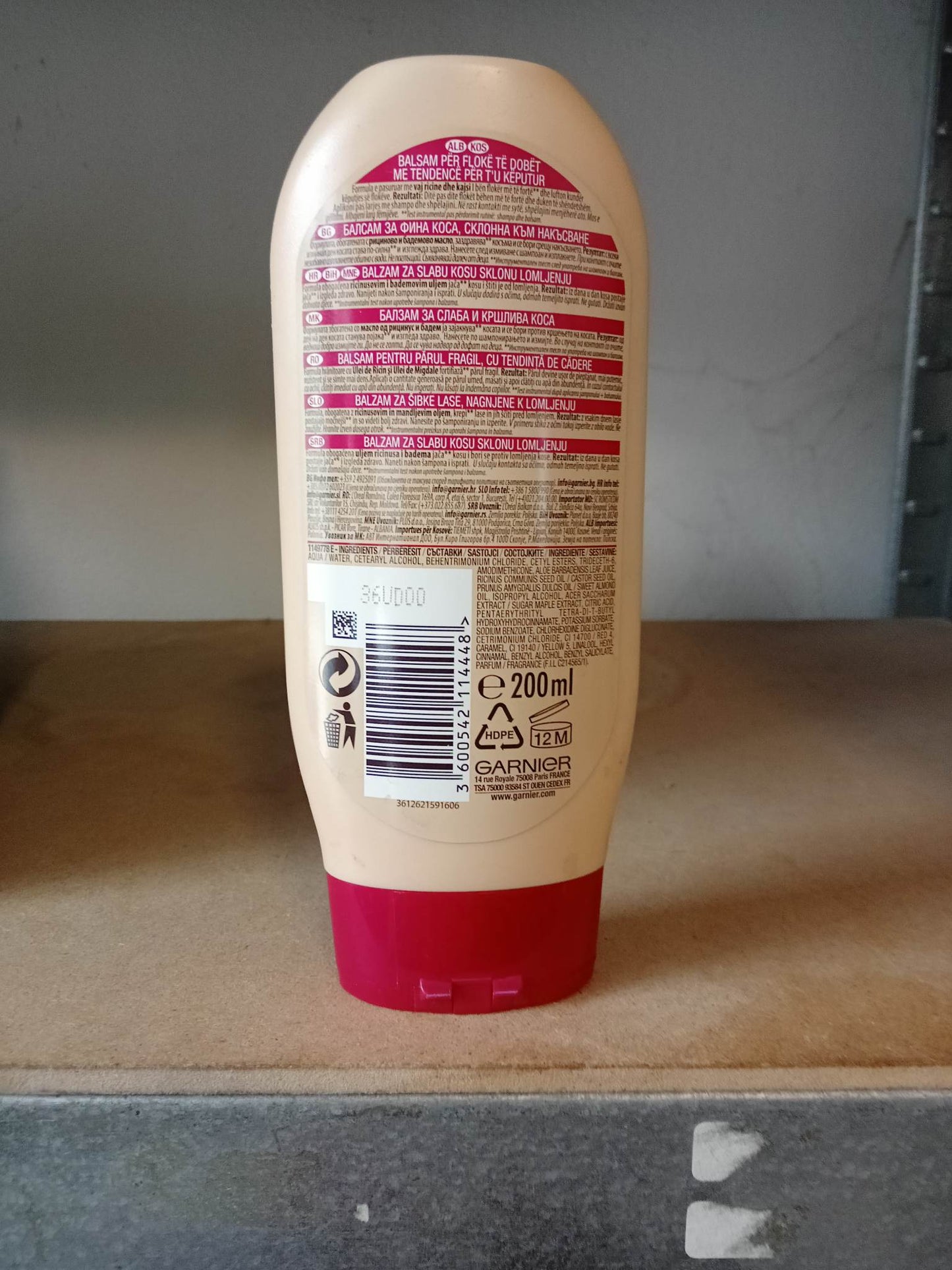 Балсам за финна коса,склонна към накъсване,с рициново и бадемово масло,200ml